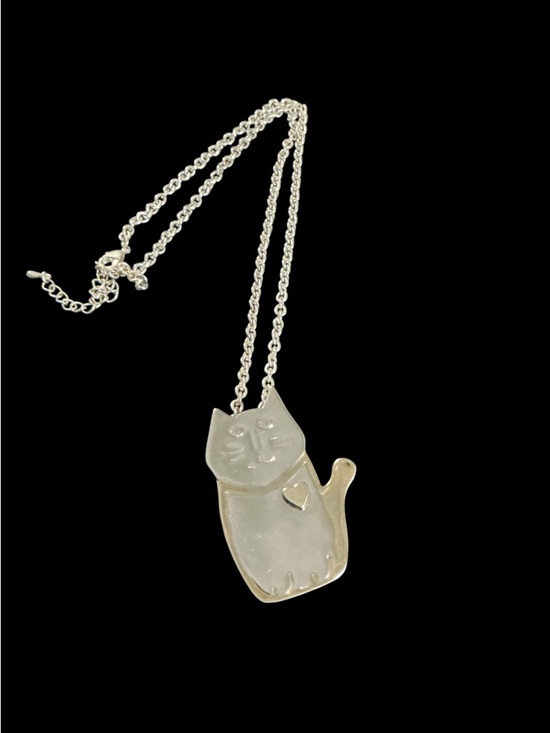 MJ Jewelry - Silver Cat Pendant Necklace - Heart Accent